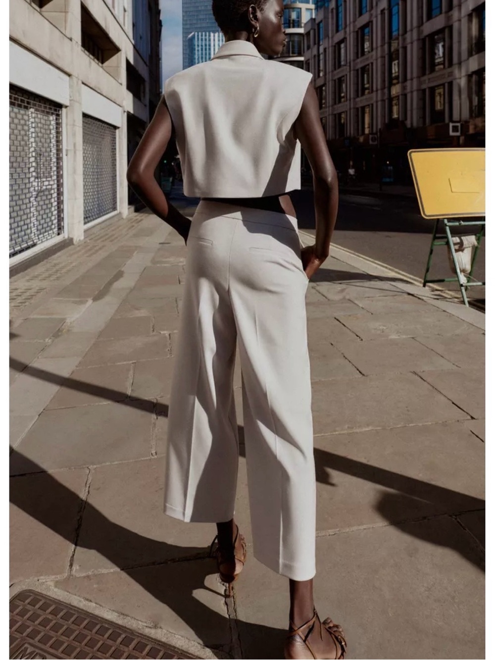 Zara Cream Cropped Tailored Trousers - Picture 2 of 3